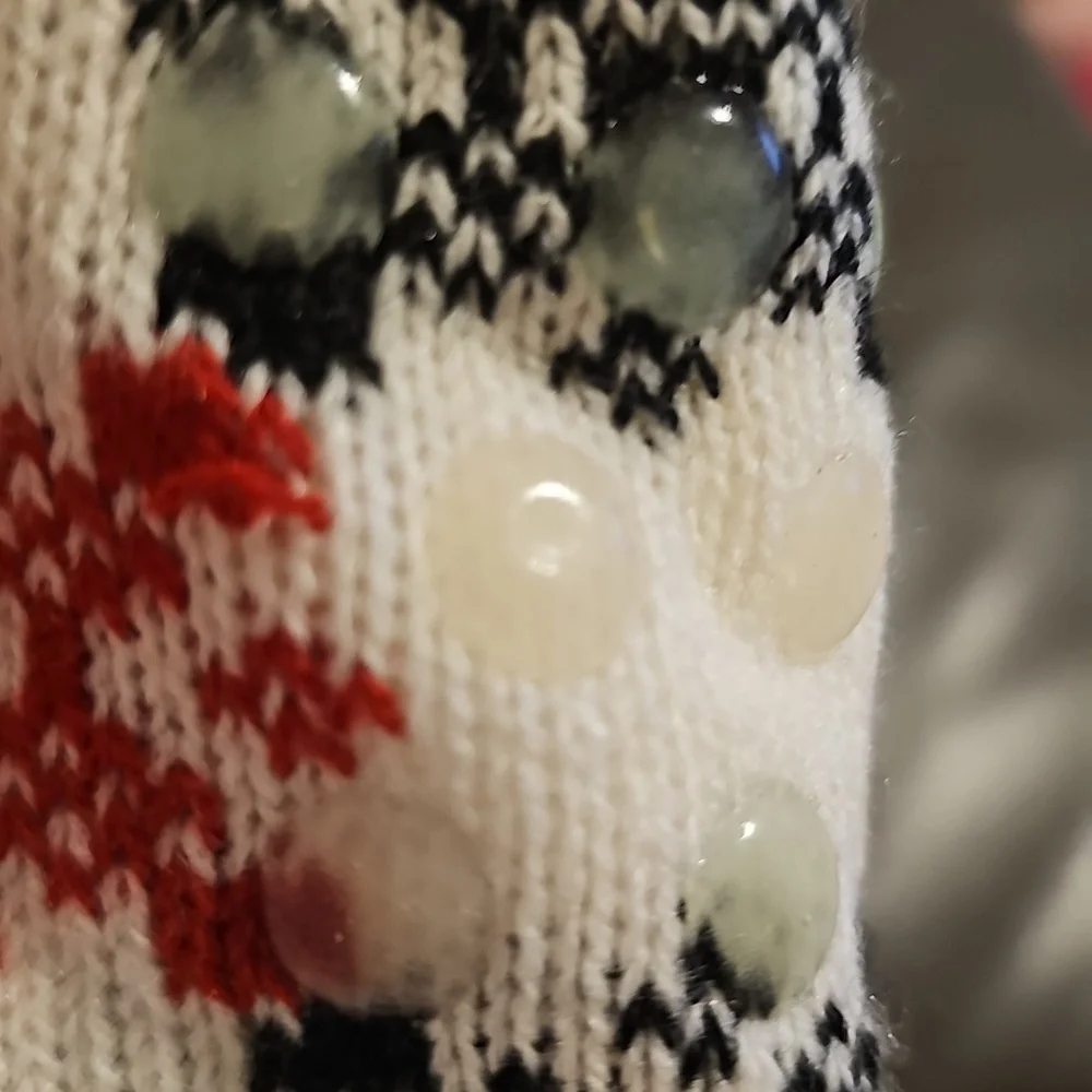 Unisex Patterned Socks/slippers. NEW. Red and Black.‎ SZ 9-11